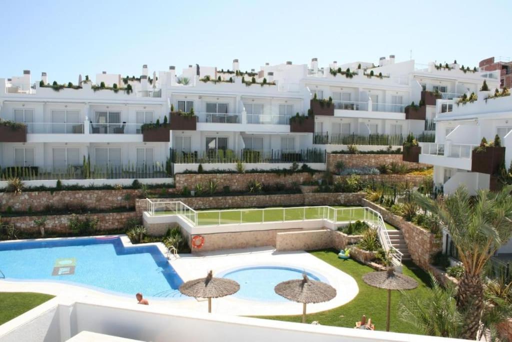 Nova Beach Super Cool Seaview Apartment サンタ・ポラ エクステリア 写真